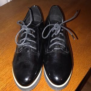 Size 10 Madden patent leather black oxfords
